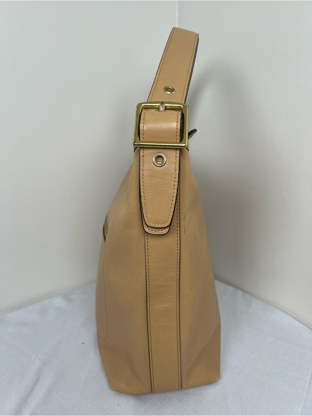 Coach Legacy Duffle Bag in Beige Leather with Tassel Charm - Picture 6 of 11